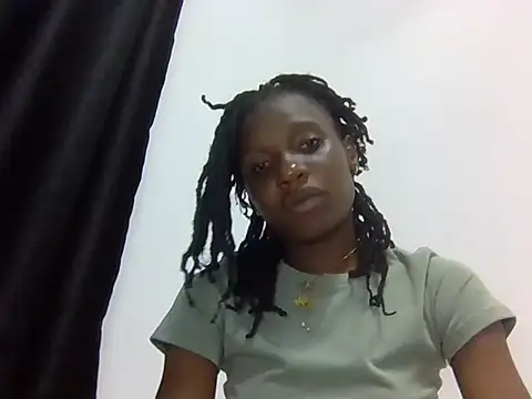 Snapshot of Sexxy_petite1 chatting on 06.22.26 Sexxy petite1 online show from 06.22.26