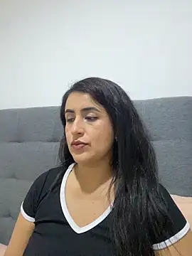 Snapshot of MADAMELUNAXXX chatting on 06.12.26 MADAMELUNAXXX online show from 06.12.26