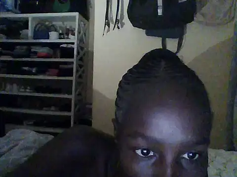 Snapshot of slimbabydolly chatting on 06.17.26 slimbabydolly online show from 06.17.26