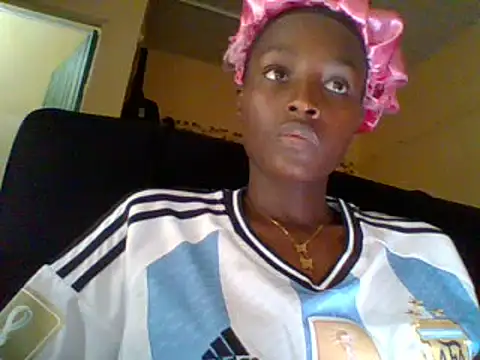 Snapshot of slimbabydolly chatting on 06.21.26 slimbabydolly online show from 06.21.26