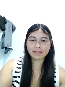 Snapshot of -Hatybi- chatting on 05.31.26 -Hatybi- online show from 05.31.26