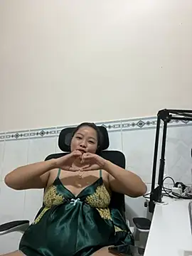 Snapshot of Senkolive chatting on 06.20.26 Senkolive online show from 06.20.26