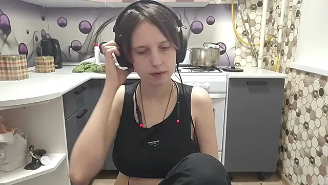 Snapshot of Saranade chatting on 07.10.26 Saranade online show from 07.10.26