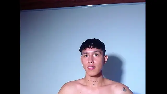 Snapshot of rowanbig chatting on 06.17.26 rowanbig online show from 06.17.26