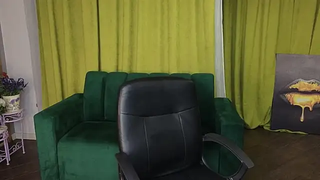 Snapshot of AlisaFoxis chatting on 06.10.26 AlisaFoxis online show from 06.10.26