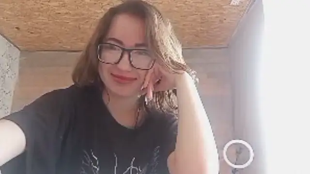 Snapshot of OliviaMoment chatting on 06.13.26 OliviaMoment online show from 06.13.26