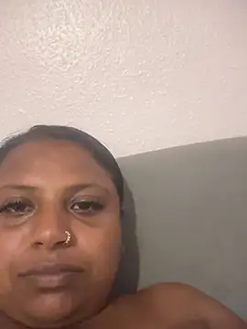 Snapshot of LittleMissGrippy chatting on 06.24.26 LittleMissGrippy online show from 06.24.26