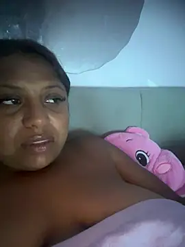 Snapshot of LittleMissGrippy chatting on 07.24.26 LittleMissGrippy online show from 07.24.26