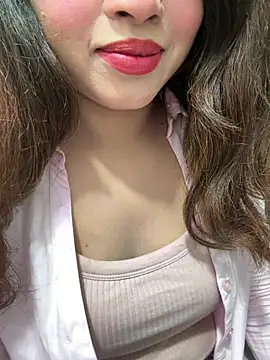 Snapshot of Yours_riya11 chatting on 07.05.26 Yours riya11 online show from 07.05.26