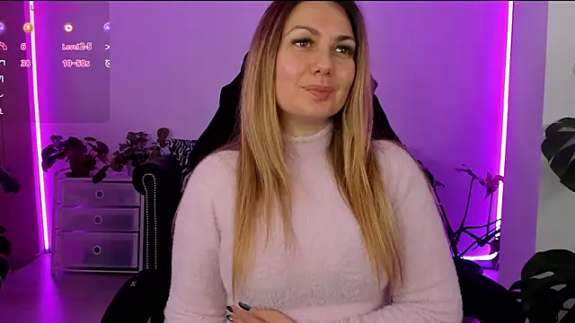 LindaWhite  online show from 02.23.25