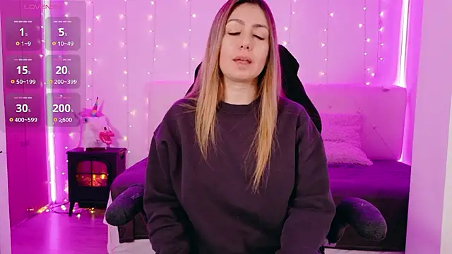 Snapshot of LindaWhite_ chatting on 02.15.26 LindaWhite online show from 02.15.26