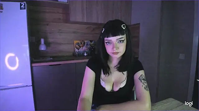 Snapshot of kiki_dreamie chatting on 05.31.26 kiki dreamie online show from 05.31.26