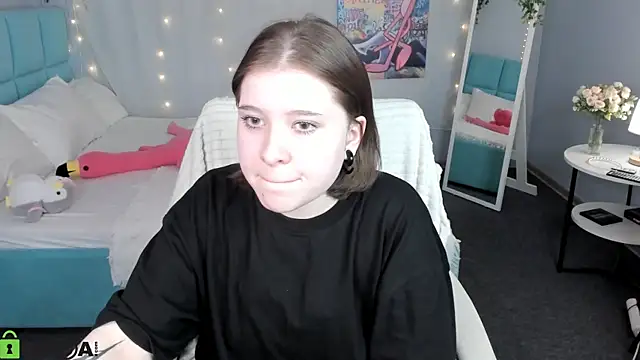 Snapshot of Kylie-Voss chatting on 06.14.26 Kylie-Voss online show from 06.14.26