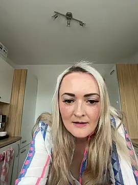 Snapshot of Alex-Blond chatting on 06.17.26 Alex-Blond online show from 06.17.26