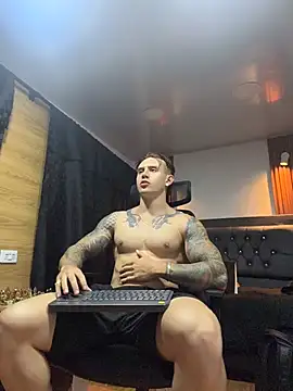 Snapshot of paulthompson_ chatting on 06.19.26 paulthompson online show from 06.19.26