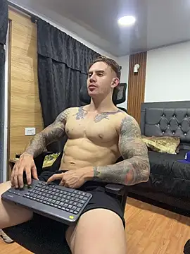 Snapshot of paulthompson_ chatting on 07.18.26 paulthompson online show from 07.18.26