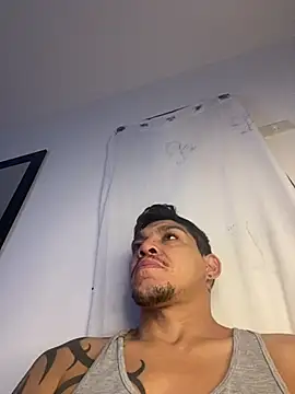 Snapshot of Tatuadomoreno23cm chatting on 06.28.26 Tatuadomoreno23cm online show from 06.28.26