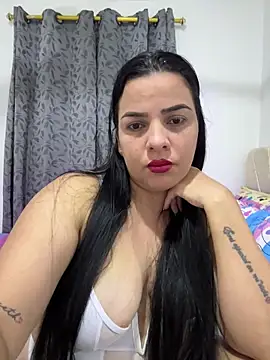 Snapshot of Escarlata2077 chatting on 06.16.26 Escarlata2077 online show from 06.16.26
