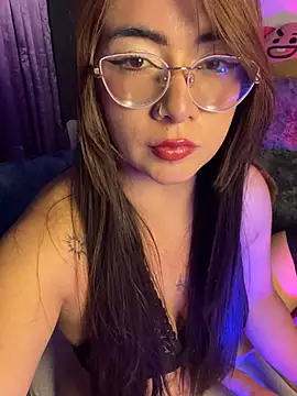 Snapshot of arilynn_ chatting on 06.14.26 arilynn online show from 06.14.26