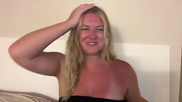Snapshot of allyanalangell chatting on 06.30.26 allyanalangell online show from 06.30.26