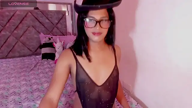Snapshot of isabellaho1318 chatting on 06.21.26 isabellaho1318 online show from 06.21.26