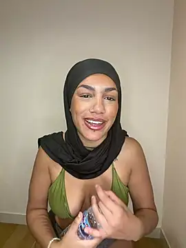 Snapshot of nadiabnssd chatting on 06.21.26 nadiabnssd online show from 06.21.26