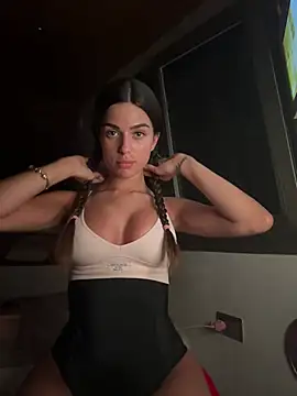 Snapshot of miaabelluccii chatting on 06.07.26 miaabelluccii online show from 06.07.26
