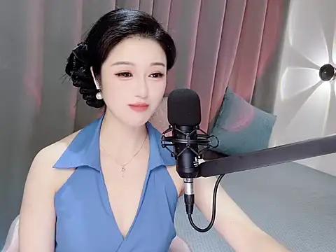 Snapshot of Momo-Wow chatting on 06.02.26 Momo-Wow online show from 06.02.26