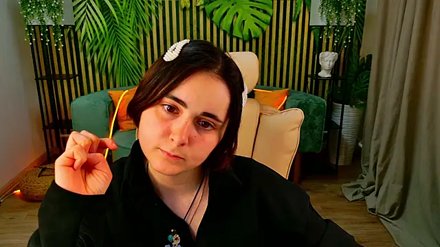 Snapshot of AprilMunoz chatting on 06.02.26 AprilMunoz online show from 06.02.26