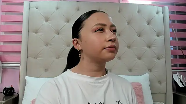 Snapshot of alana_taylor_bss chatting on 06.11.26 alana taylor bss online show from 06.11.26