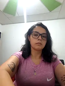 Snapshot of Miss_kittyX chatting on 06.18.26 Miss kittyX online show from 06.18.26
