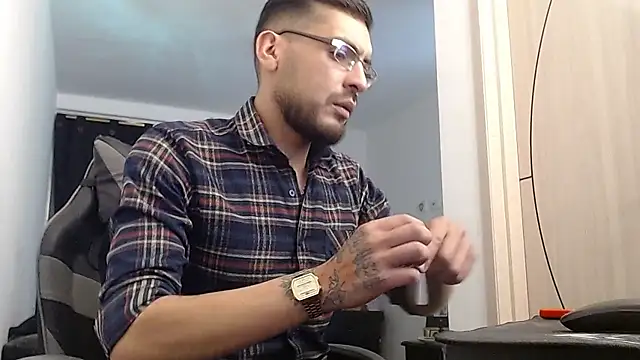 Snapshot of MalekXarxxx chatting on 07.15.26 MalekXarxxx online show from 07.15.26
