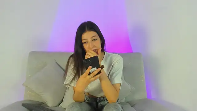 Snapshot of LindseyCarter chatting on 07.18.26 LindseyCarter online show from 07.18.26