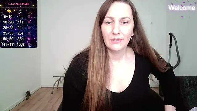 Snapshot of Yevgeshka-Milashka chatting on 01.11.25 Yevgeshka-Milashka online show from 01.11.25