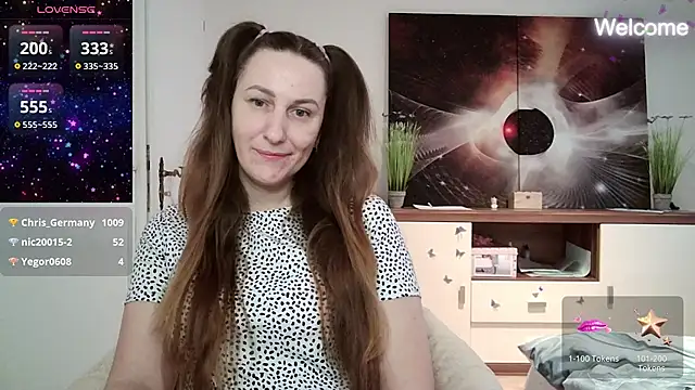 Snapshot of Yevgeshka-Milashka chatting on 02.13.25 Yevgeshka-Milashka online show from 02.13.25