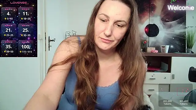 Snapshot of Yevgeshka-Milashka chatting on 02.15.25 Yevgeshka-Milashka online show from 02.15.25