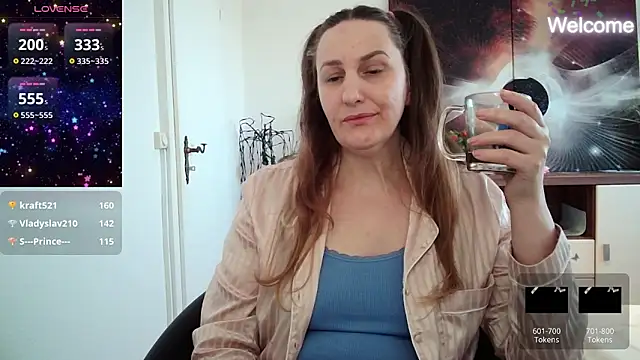 Snapshot of Yevgeshka-Milashka chatting on 02.16.25 Yevgeshka-Milashka online show from 02.16.25