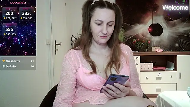 Snapshot of Yevgeshka-Milashka chatting on 02.16.25 Yevgeshka-Milashka online show from 02.16.25