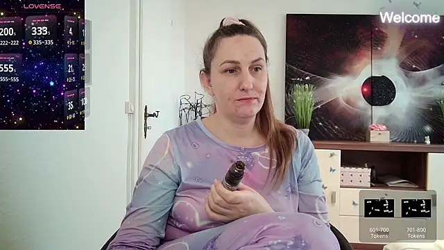 Snapshot of Yevgeshka-Milashka chatting on 02.18.25 Yevgeshka-Milashka online show from 02.18.25