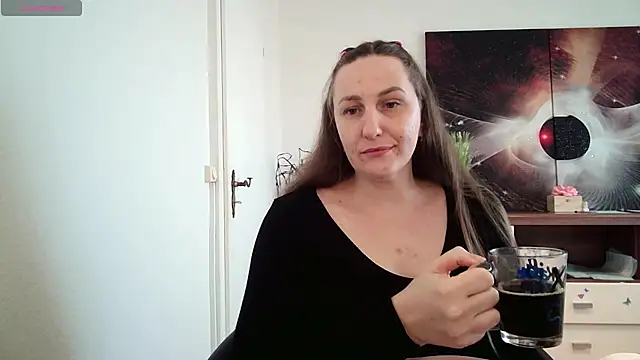 Snapshot of Yevgeshka-Milashka chatting on 03.04.25 Yevgeshka-Milashka online show from 03.04.25