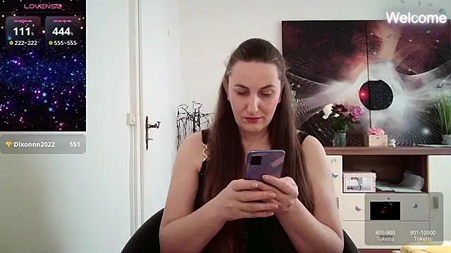 Snapshot of Yevgeshka-Milashka chatting on 03.10.25 Yevgeshka-Milashka online show from 03.10.25