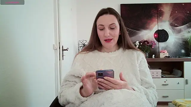 Snapshot of Yevgeshka-Milashka chatting on 03.23.25 Yevgeshka-Milashka online show from 03.23.25