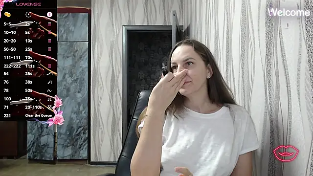 Snapshot of Yevgeshka-Milashka chatting on 09.24.25 Yevgeshka-Milashka online show from 09.24.25
