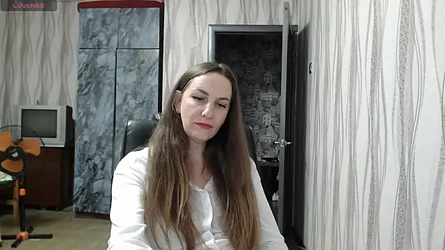 Snapshot of Yevgeshka-Milashka chatting on 09.25.25 Yevgeshka-Milashka online show from 09.25.25
