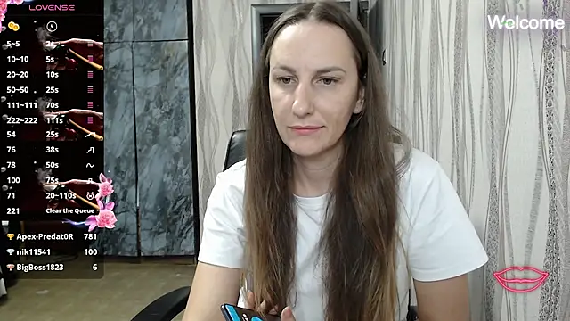 Snapshot of Yevgeshka-Milashka chatting on 10.09.25 Yevgeshka-Milashka online show from 10.09.25