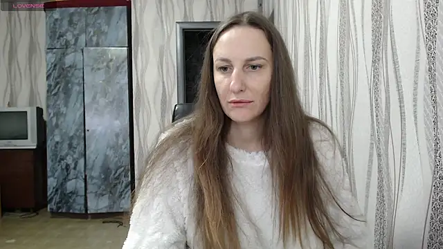 Snapshot of Yevgeshka-Milashka chatting on 10.12.25 Yevgeshka-Milashka online show from 10.12.25