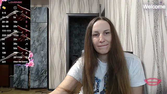 Snapshot of Yevgeshka-Milashka chatting on 10.20.25 Yevgeshka-Milashka online show from 10.20.25
