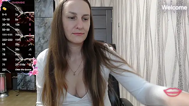 Snapshot of Yevgeshka-Milashka chatting on 10.23.25 Yevgeshka-Milashka online show from 10.23.25