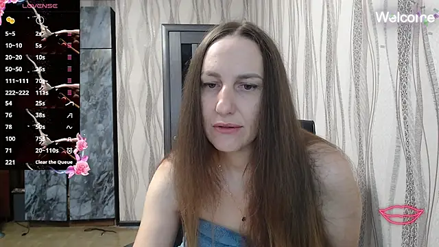 Snapshot of Yevgeshka-Milashka chatting on 10.24.25 Yevgeshka-Milashka online show from 10.24.25