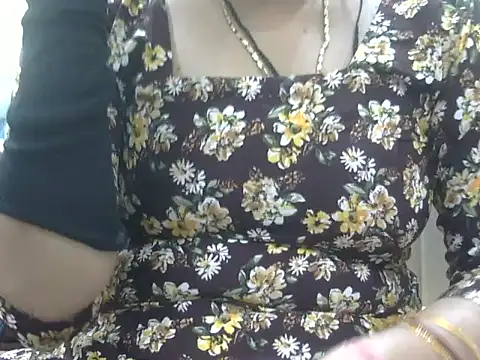 Snapshot of hey_darling_ chatting on 07.13.26 hey darling online show from 07.13.26